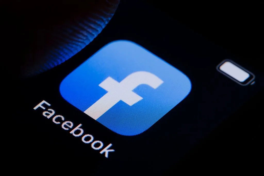 10 Facebook Accounts with email verified
